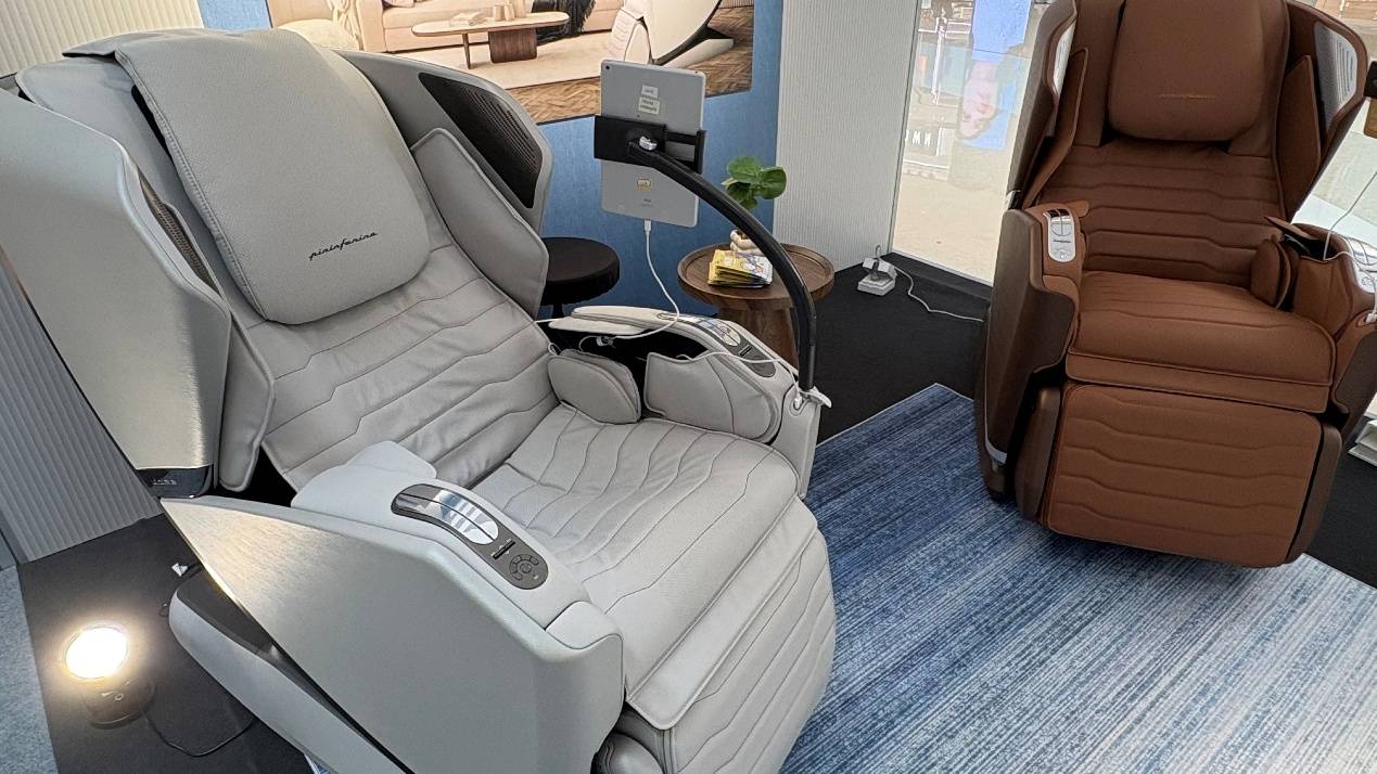 傲胜“uErgoh工学天王椅”海岸城巡展瓦力棋牌游戏一把会按摩的办公椅？OSIM(图6)